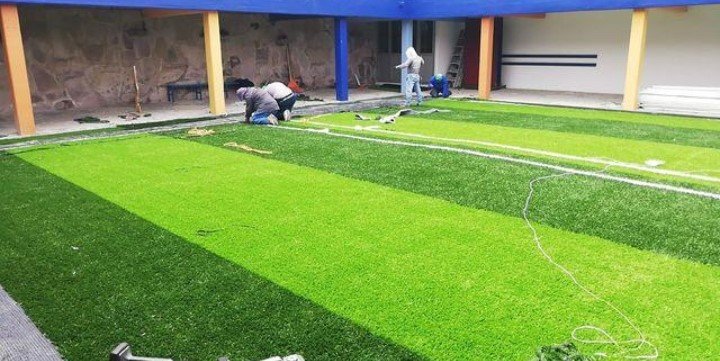 rumput sintetis lapangan olahraga