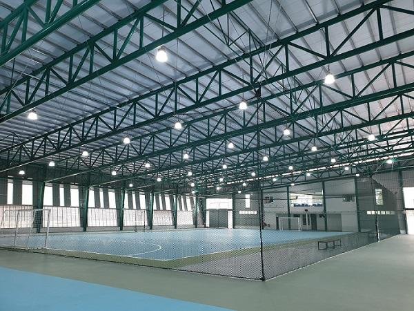 Pemasangan pagar dan jaring futsal
